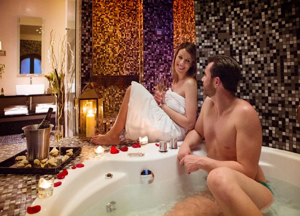 SUITE WITH JACUZZI Room, Dharma Luxury Hotel & Spa, Rome