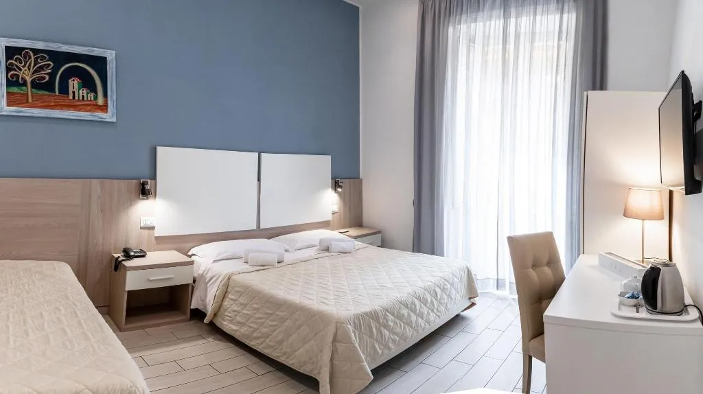 Room, New Gallery, Naples