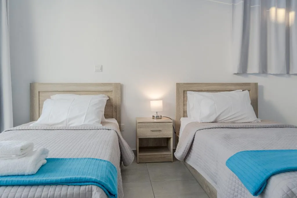 VILLA FIVE BEDROOMS WITH MORE THAN THREE BATHROOMS Room, Sea Point Villas, Cyprus