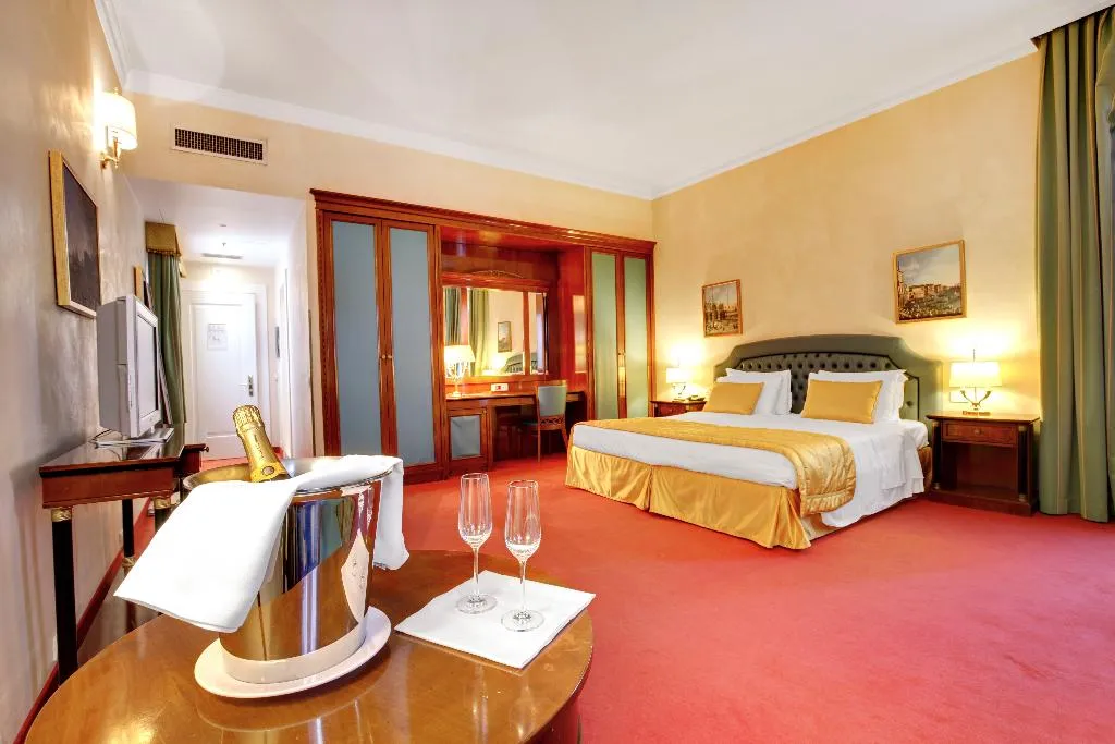 JUNIOR SUITE COMFORT Room, Dona Palace, Venice