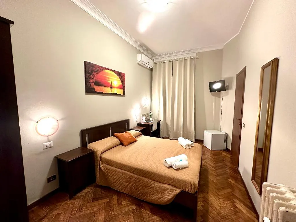 Room, Hotel Carlo Goldoni, Milan
