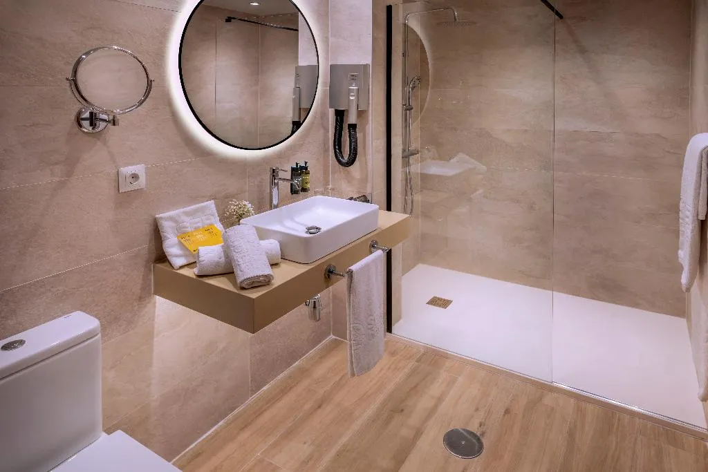 DOUBLE SUPERIOR Room, Serhs Rivoli Rambla, Barcelona