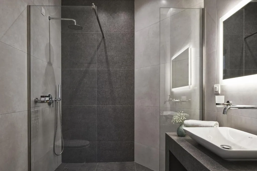 Room, NLH Monastiraki, Athens