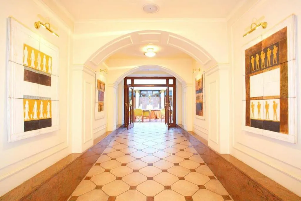 Lobby, Royal Galerie, Prague