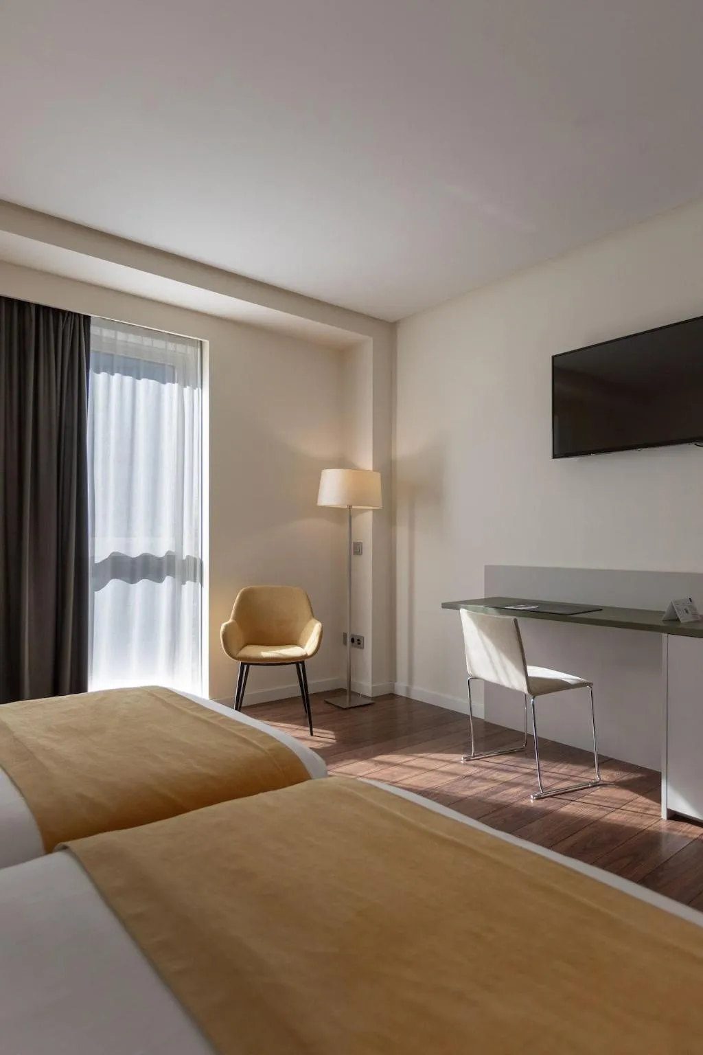 Double or Twin QUEEN SIZE BED Room, Primus Valencia, Valencia
