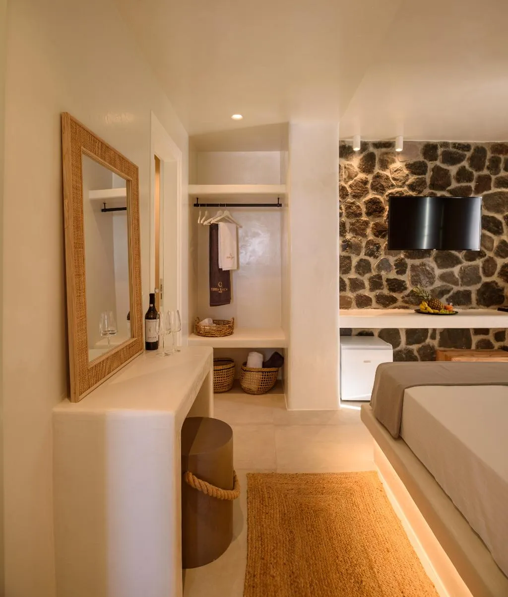 DOUBLE PREMIER Room, Terra Blanca Suites, Santorini