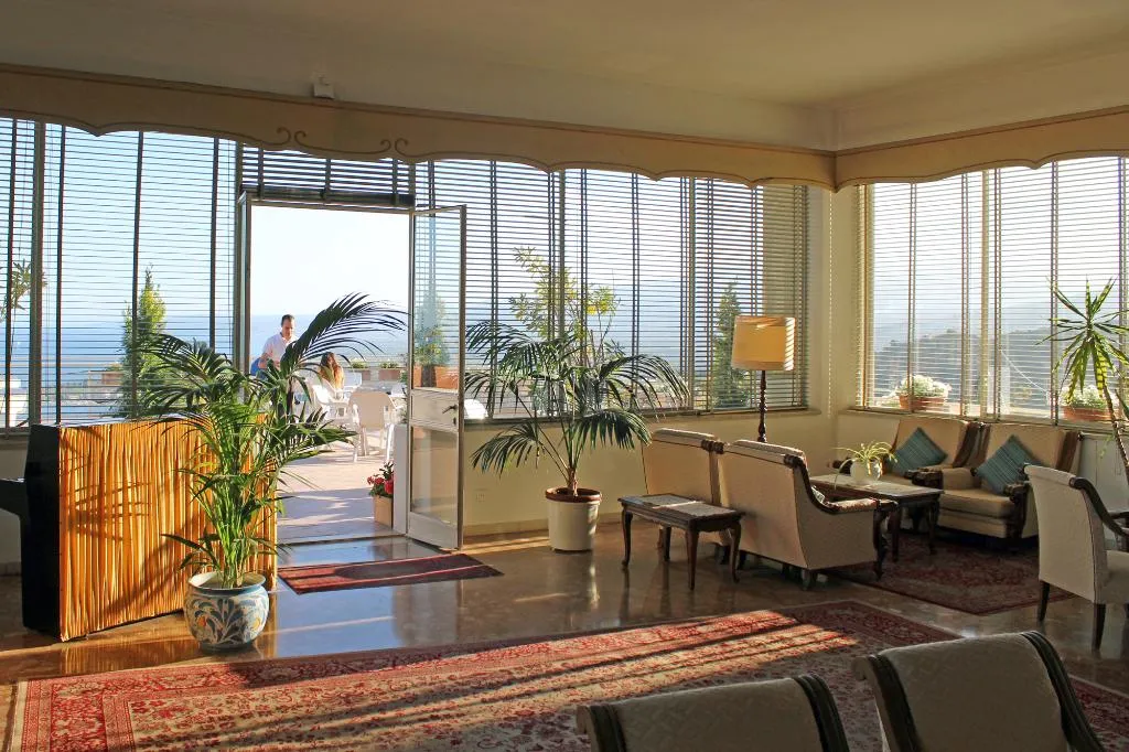 General view, Mediterranee Hotel, Taormina