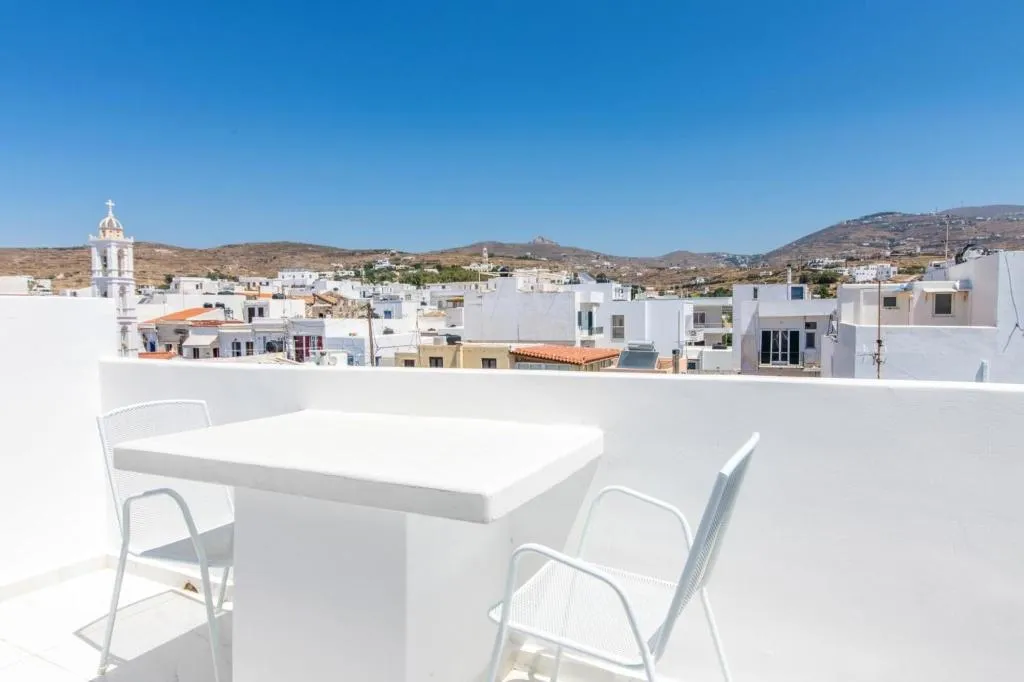 Room, Nama, Mykonos