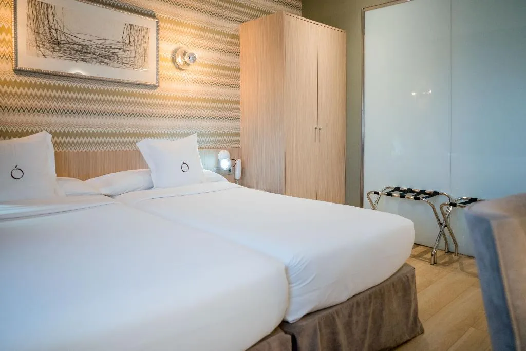 DOUBLE STANDARD Room, Hotel Opera, Madrid