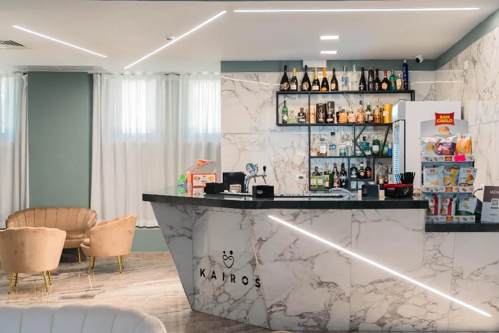 Bar, Kairos Hotel, Naples