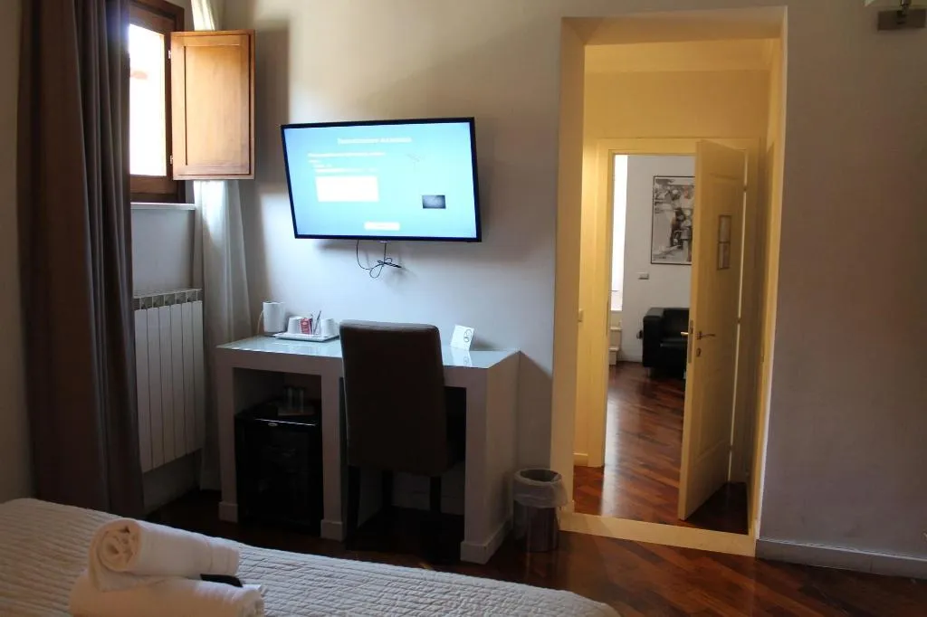 Room, Relais Arco Della Pace, Rome