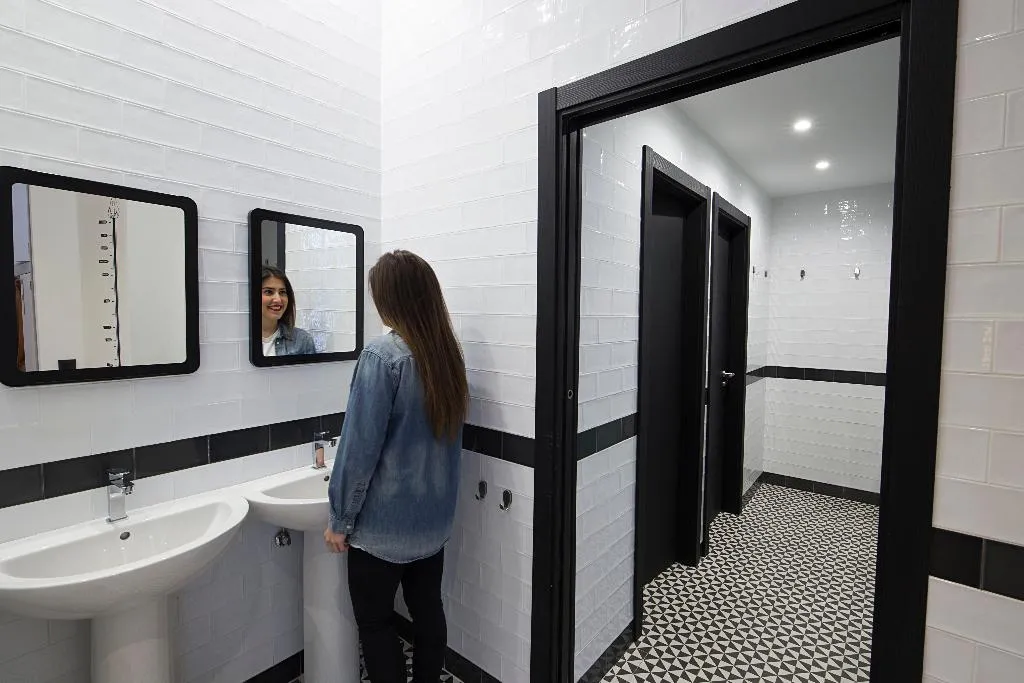 Room CAPACITY 4 ONE BEDROOM Room, U-Sense For You Hostel Sevilla, Seville