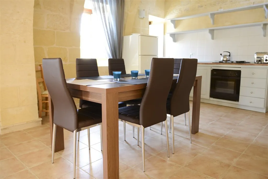 Room, Ta Girardu, Gozo