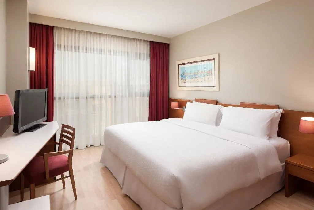 Room, Four Points by Sheraton Barcelona Diagonal, Barcelona