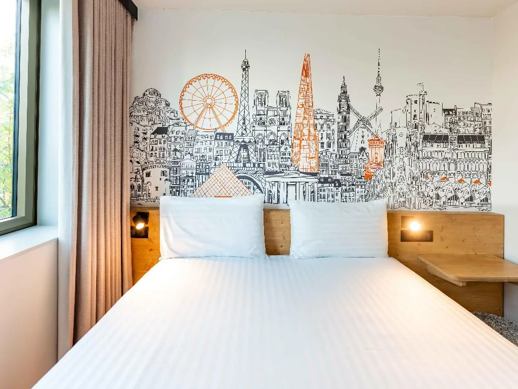 DOUBLE STANDARD Room, easyHotel Barcelona La Sagrera, Barcelona