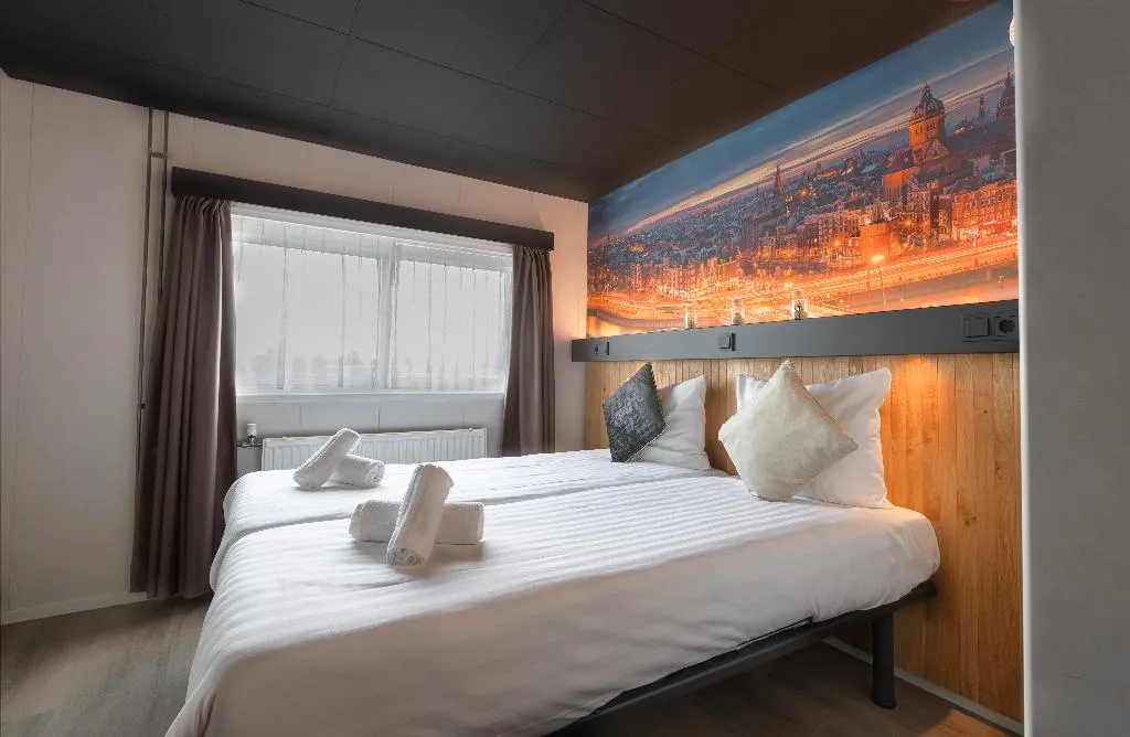 TWIN STANDARD Room, Botel, Amsterdam