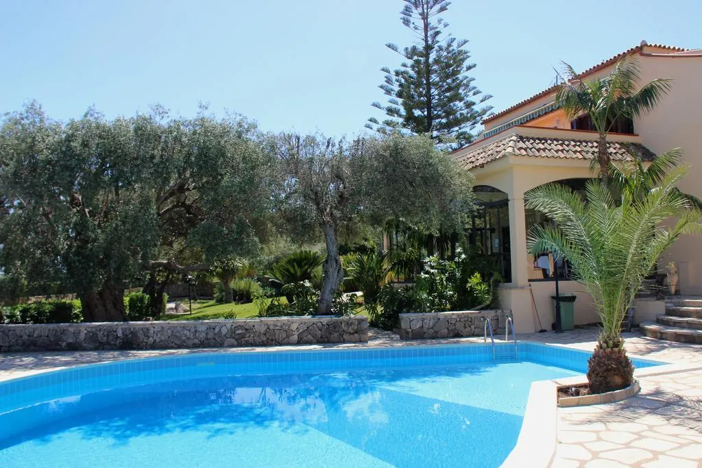 Pool, La Perciata, Catania