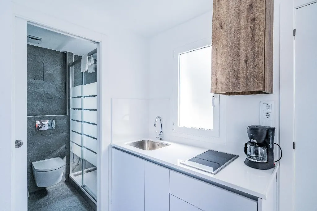 STUDIO CAPACITY 4 Room, Sunway Apollo, Costa Brava