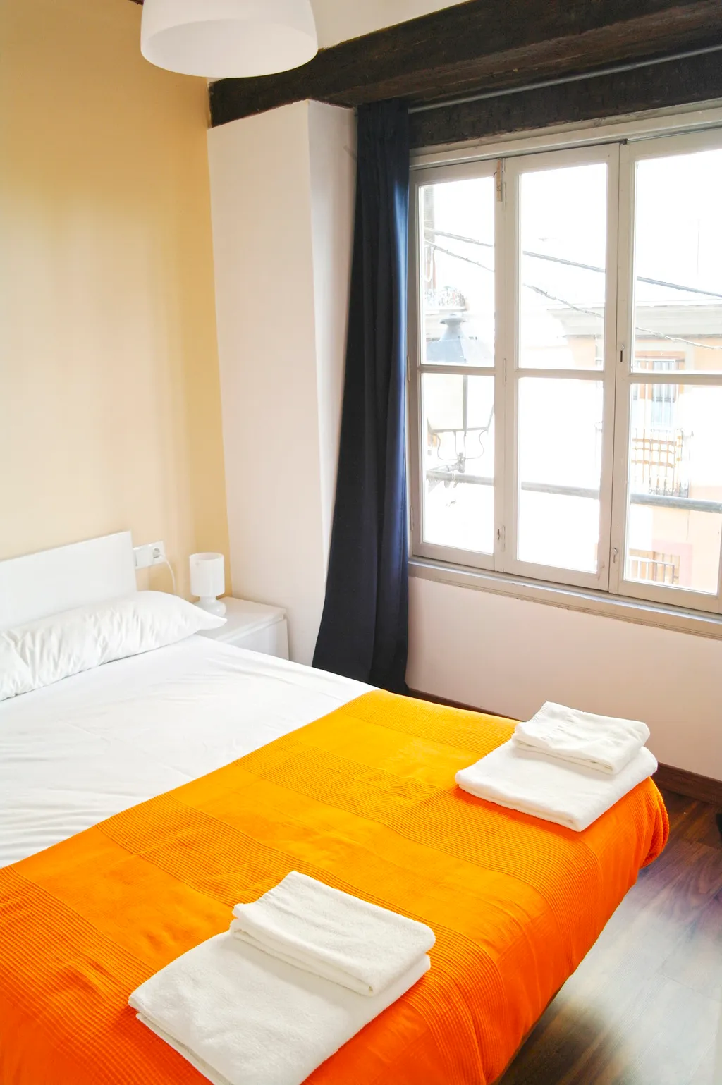 Room, Apartamentos Down Town 13, Valencia