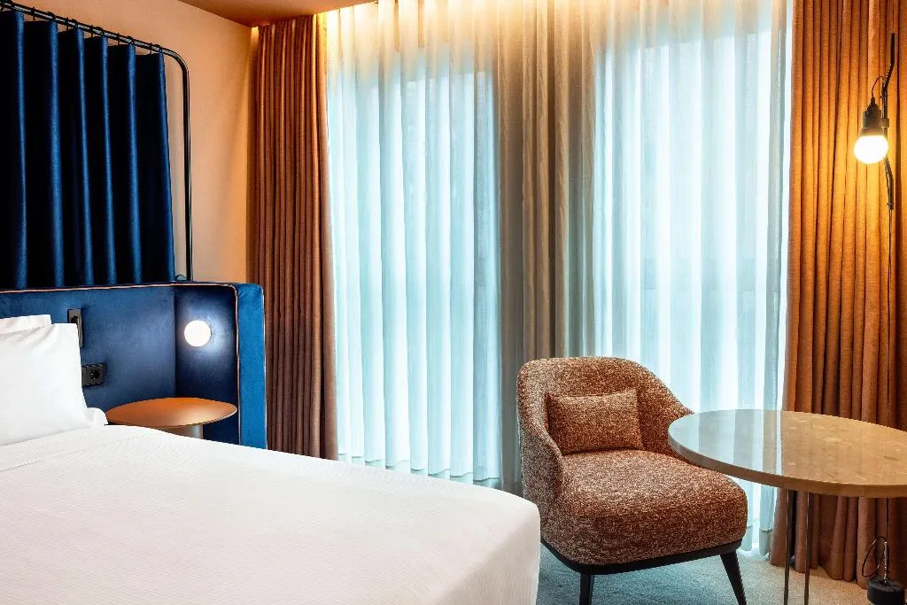 TWIN DELUXE Room, Cenica Porto Hotel, Curio Collection By Hilton, Porto