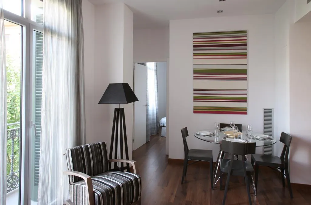 APARTMENT CAPACITY 2 ONE BEDROOM Room, MH Apartments Suites, Barcelona