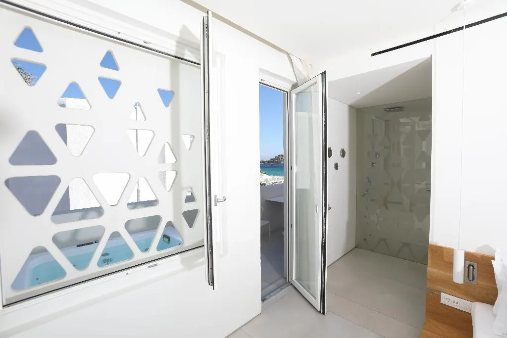 SUITE WITH JACUZZI Room, Mykonos Dove beach hotel, Mykonos