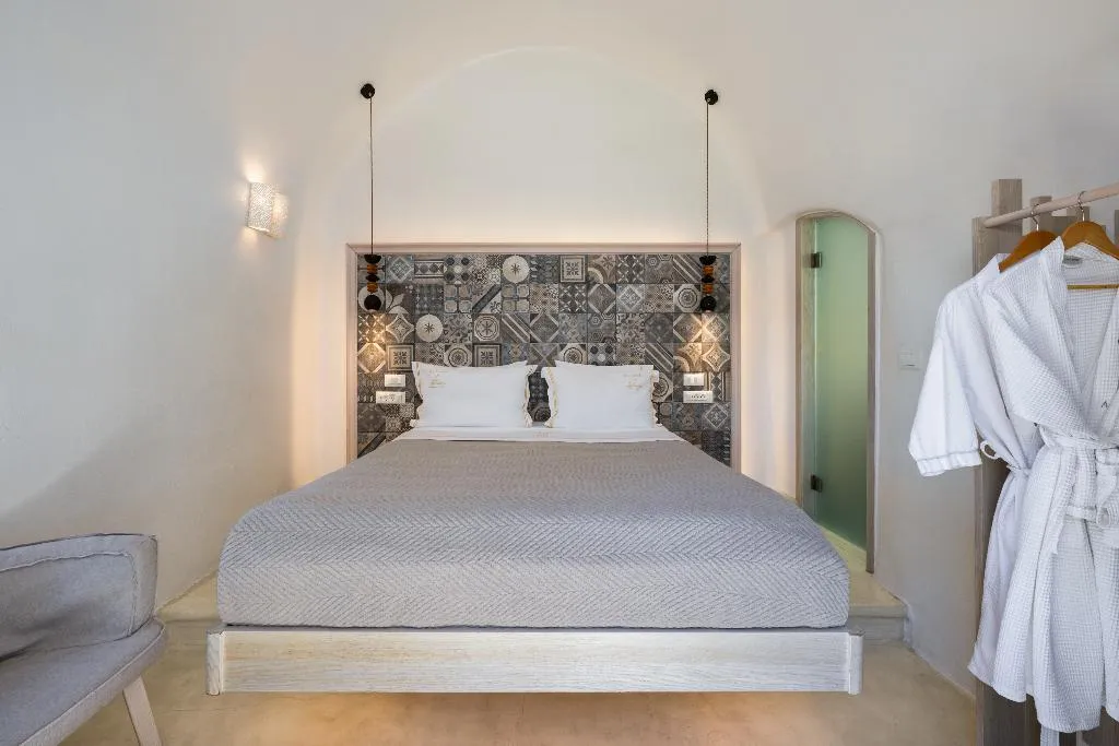 SUITE WITH JACUZZI Room, Athina Luxury Suites, Santorini