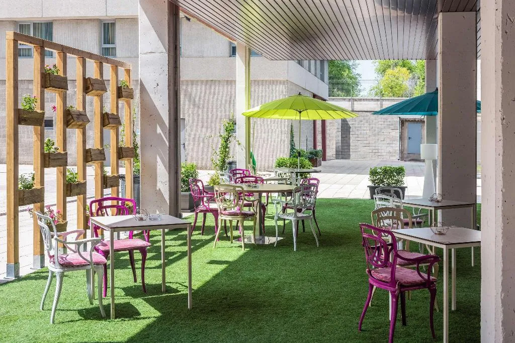 Bar, Madrid Airport Suites Affiliated By Melia, Madrid