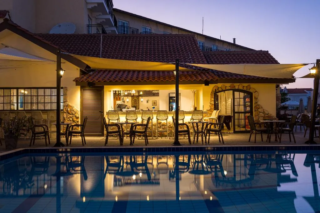 Bar, Anais Bay Apartment, Cyprus