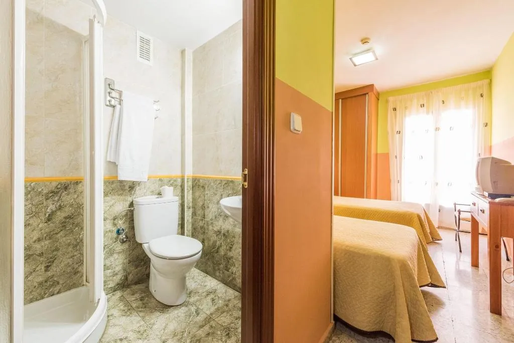 Room, Hostal Arkanta, Madrid