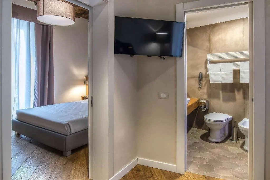 Room, Elite, Rome