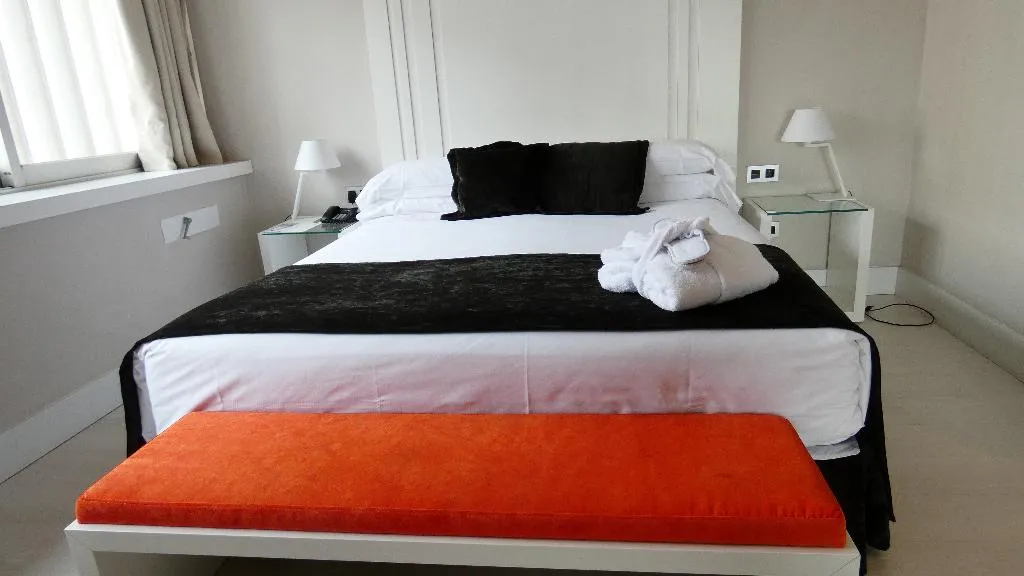 JUNIOR SUITE STANDARD Room, Hotel Chamartin the One, Madrid