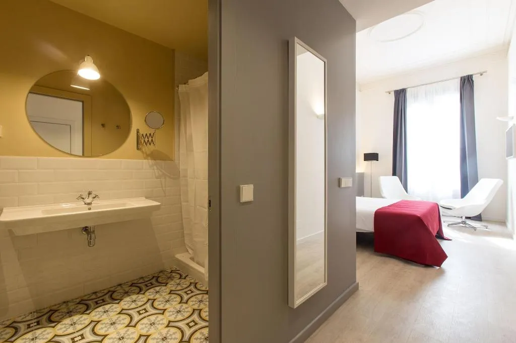 Room, Izaila Plaza Catalunya, Barcelona