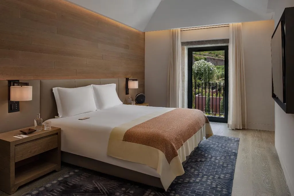 SUITE DELUXE Room, Six Senses Douro Valley, Porto