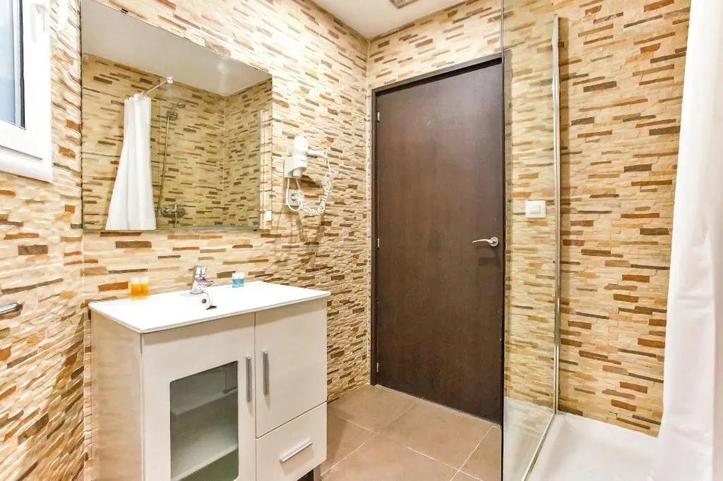 Room, Laramond Barcelona Rooms, Barcelona