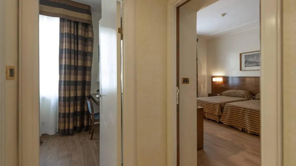 FAMILY ROOM STANDARD Room, Bettoja Hotel Mediterraneo, Rome