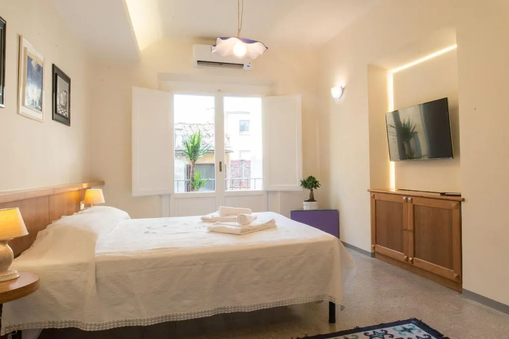 Room, Paravia Suite, Florence