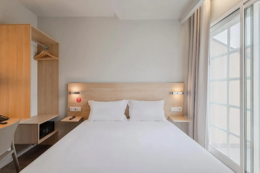 SINGLE STANDARD Room, Moov Hotel Porto Centro, Porto