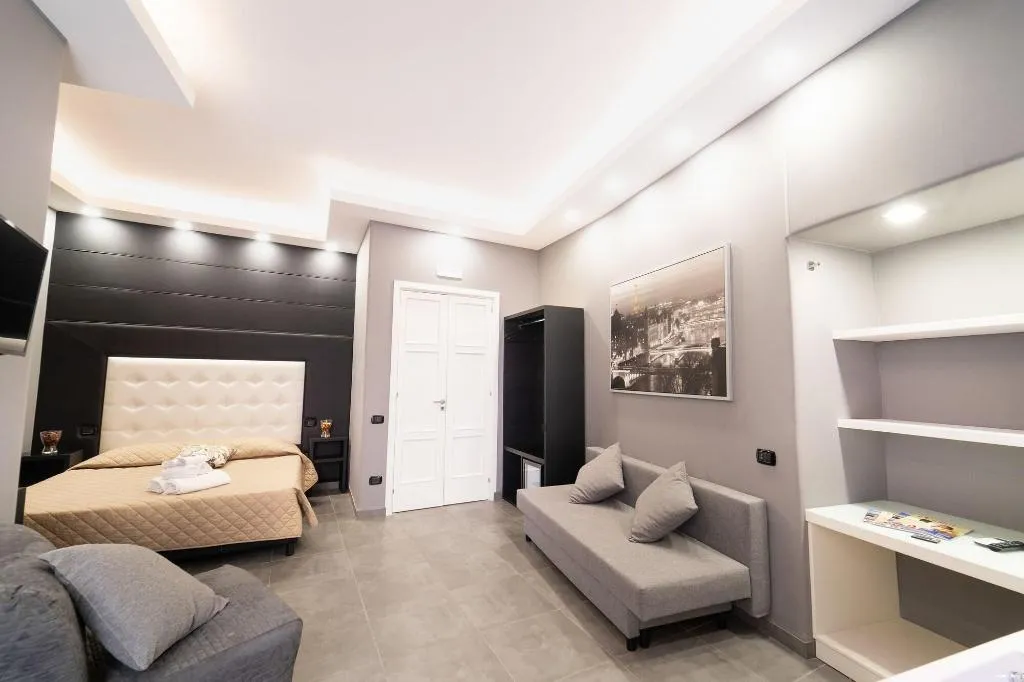 Room, Royal Art House H Duomo (Albergo diffuso), Naples