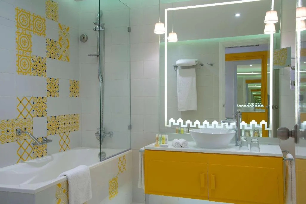 Room, Radisson Blu Resort & Thalasso Hammamet, Tunisia