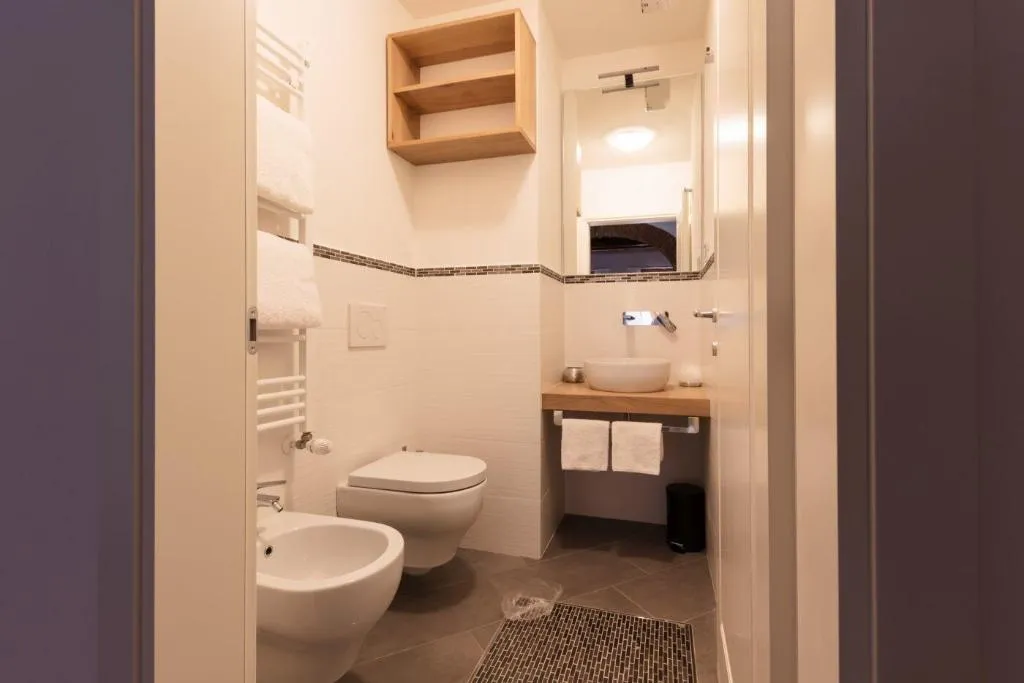 Room, Canto Dei Servi, Florence