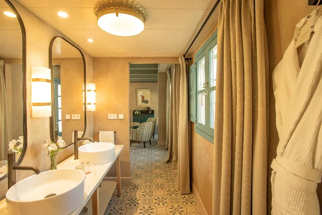 Double or Twin DELUXE Room, Hospes Las Casas del Rey de Baeza,, Seville