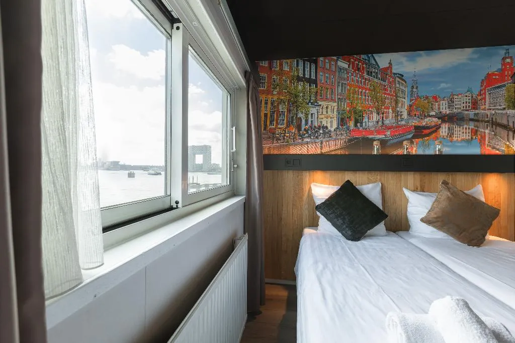 TWIN STANDARD Room, Botel, Amsterdam