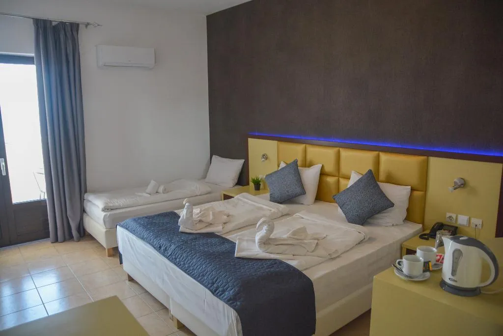 TRIPLE THREE BEDS Room, Sunset Paradise, Crete