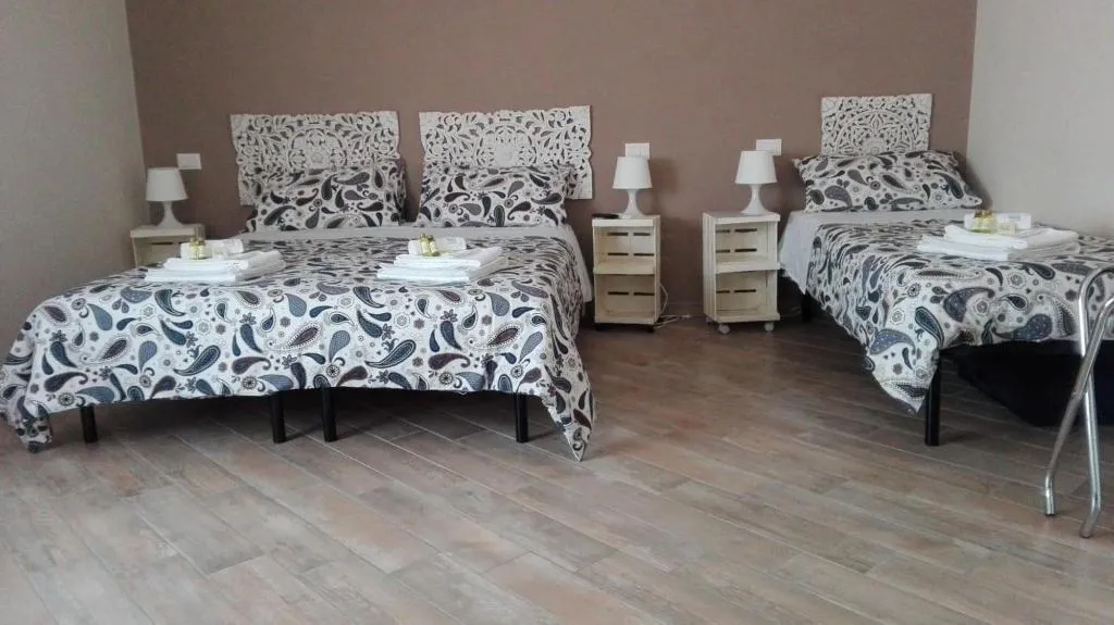 Room, My Sweet Rome, Rome