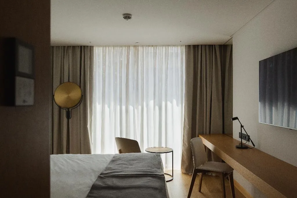 DOUBLE EXECUTIVE Room, Lumen Hotel and The Lisbon Light Show, Lisbon
