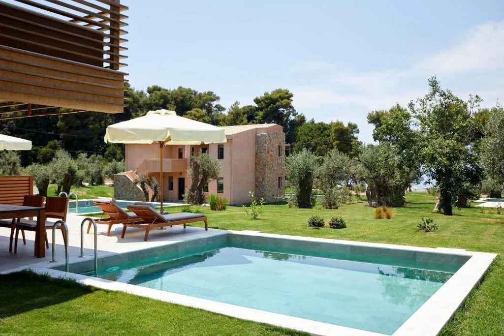 JUNIOR SUITE WITH PRIVATE POOL Room, Elivi Skiathos, Skiathos