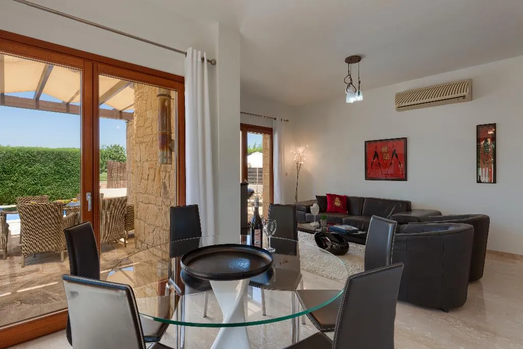 VILLA THREE BEDROOMS WITH PRIVATE POOL Room, Aphrodite Hills Rentals – Junior Villas, Cyprus