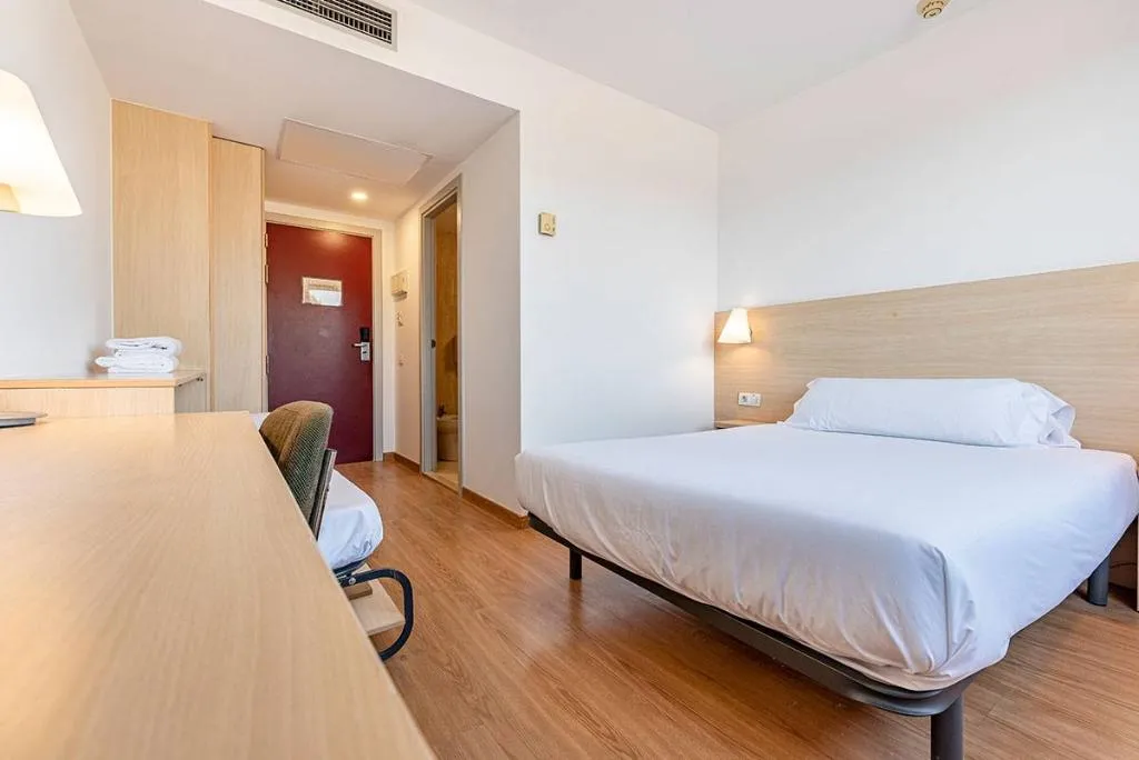 TRIPLE STANDARD Room, Basic Hotel, Barcelona