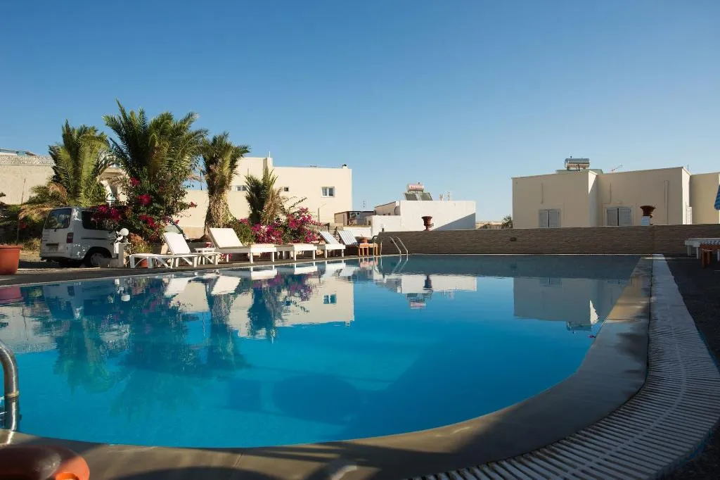 Sports and Entertainment, Thirasia, Santorini
